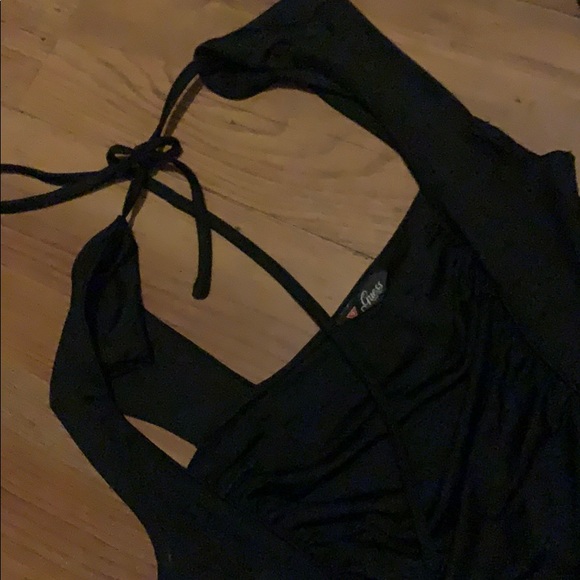 Tie behind the neck - Picture 2 of 2